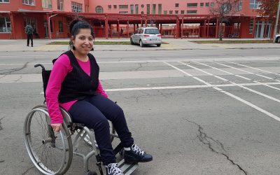 Виолета Маликановић која болује од церебралне парализе добила колица