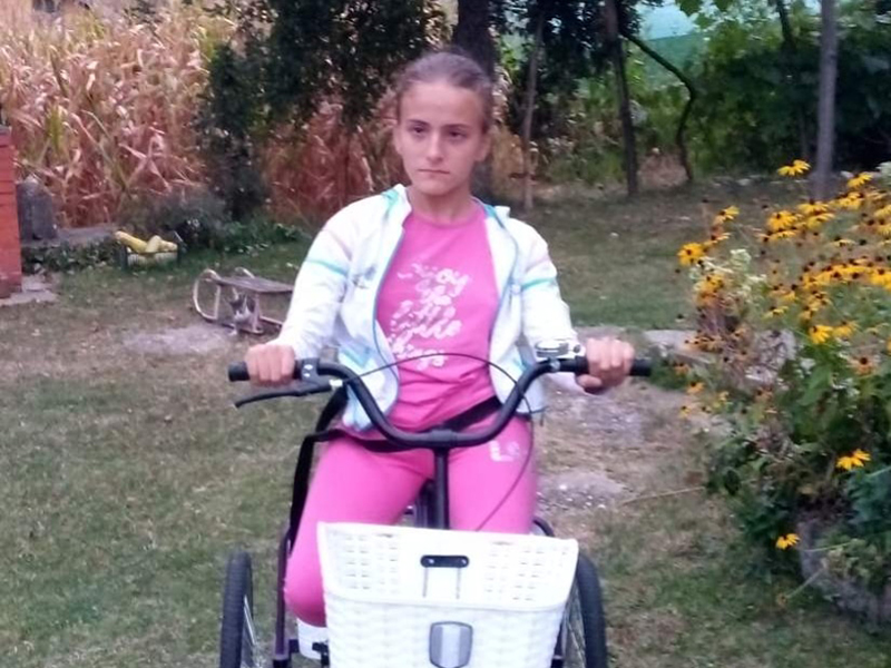 Каролина из Ваљева добила трицикл